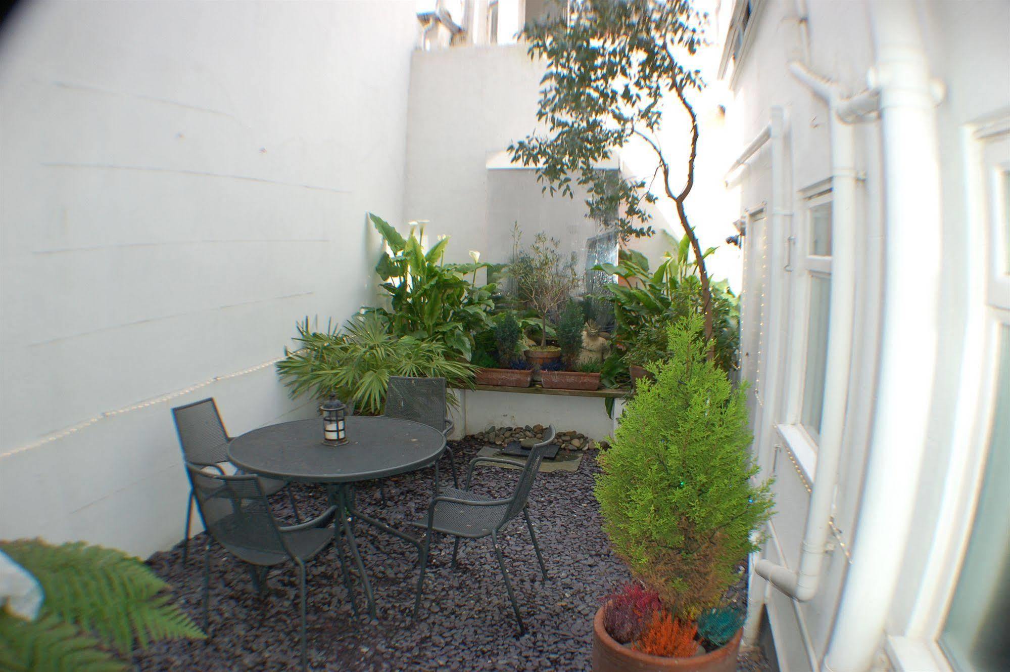 Brightonwave Bed & Breakfast Bagian luar foto